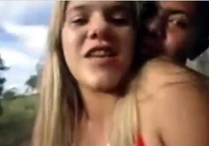 Novinha Cuzinho Anal 1