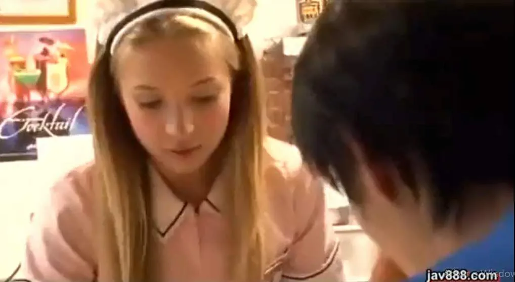 Japones Agarrando Loirinha 1